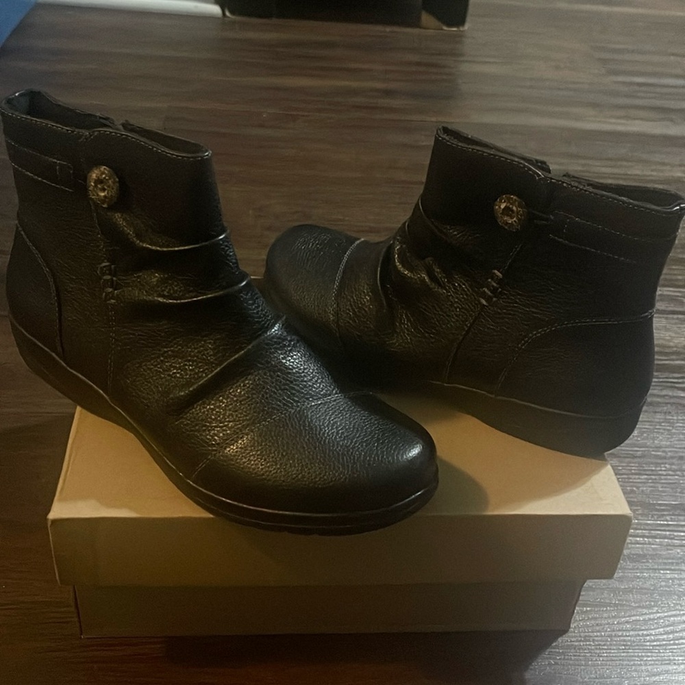 Clark's black leather Cheyn Zoe boot